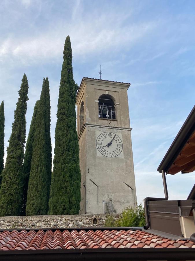 La Volpe Rossa Rooms And Apartments San Felice del Benaco Luaran gambar