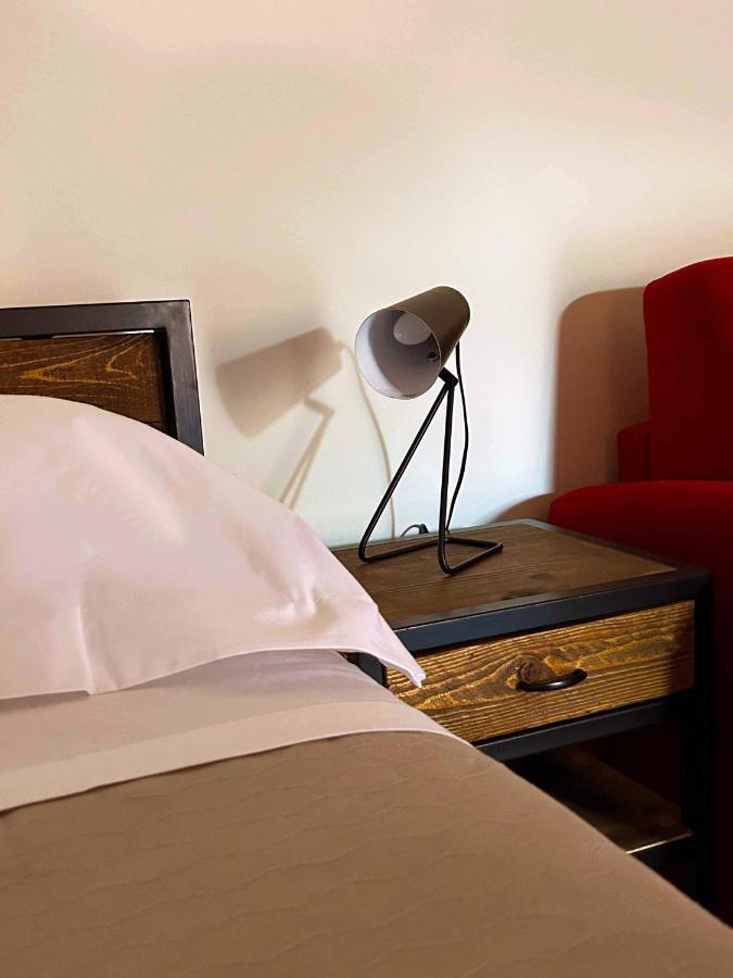 La Volpe Rossa Rooms And Apartments San Felice del Benaco Luaran gambar