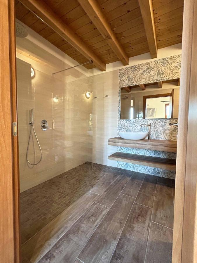 La Volpe Rossa Rooms And Apartments San Felice del Benaco Luaran gambar