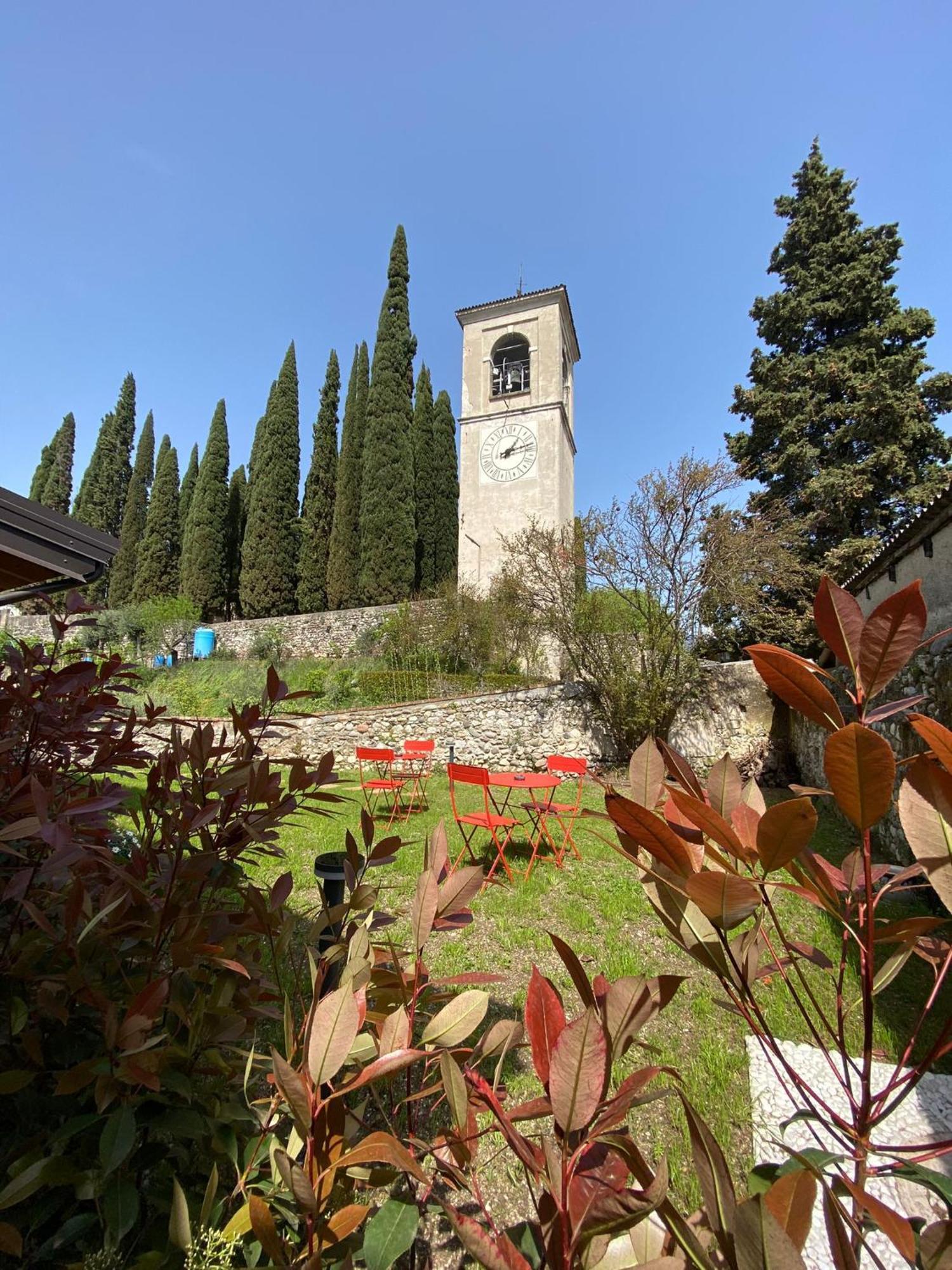 La Volpe Rossa Rooms And Apartments San Felice del Benaco Luaran gambar